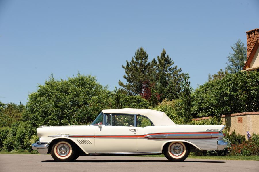  Pontiac Bonneville Convertible 1957 года  (фото 12 из 16)